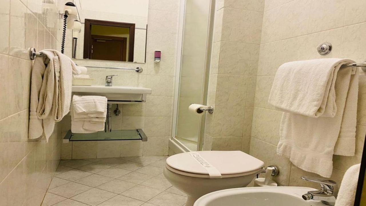 Roma Castle Termini Hotel Ngoại thất bức ảnh