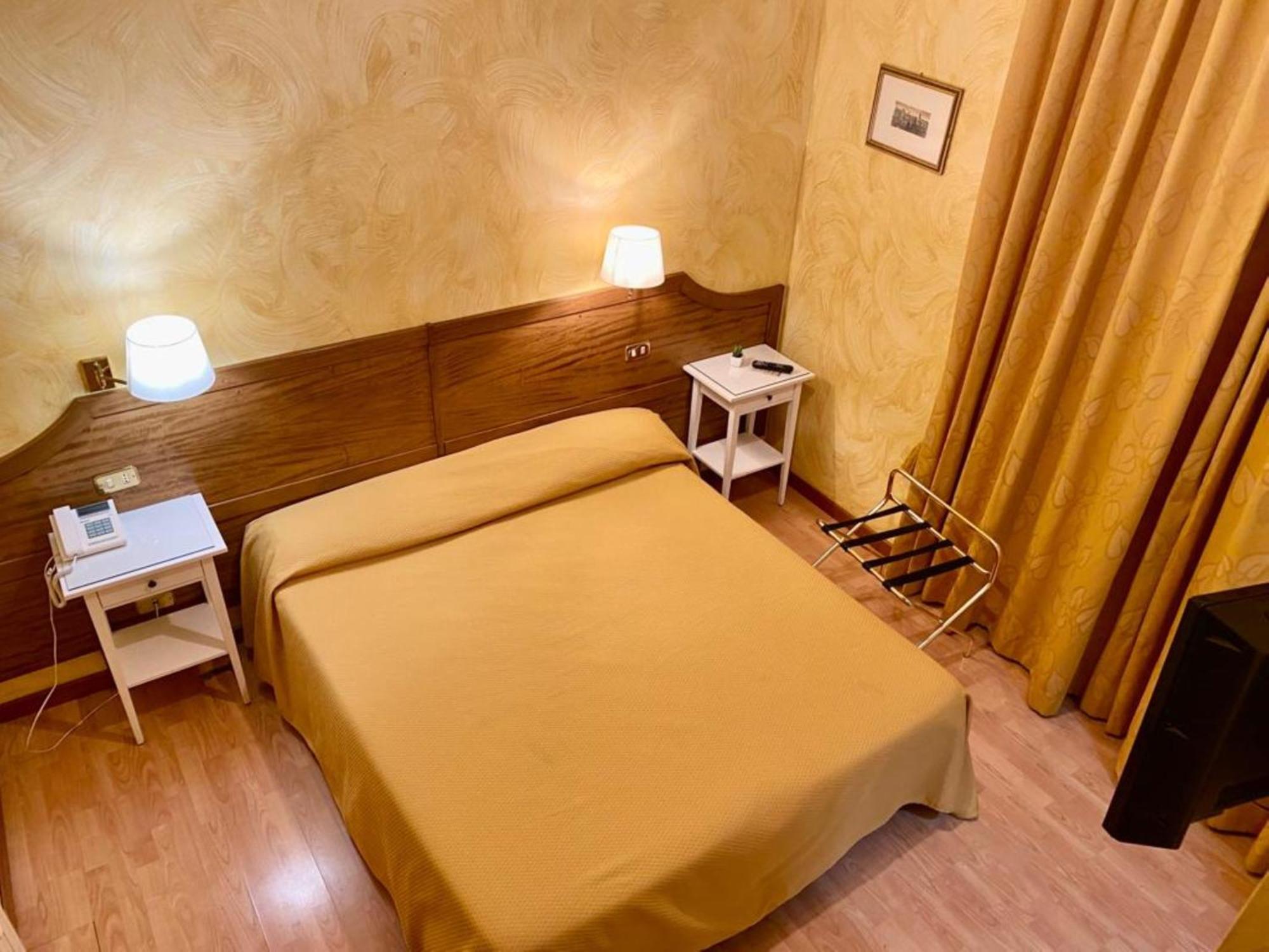 Roma Castle Termini Hotel Ngoại thất bức ảnh