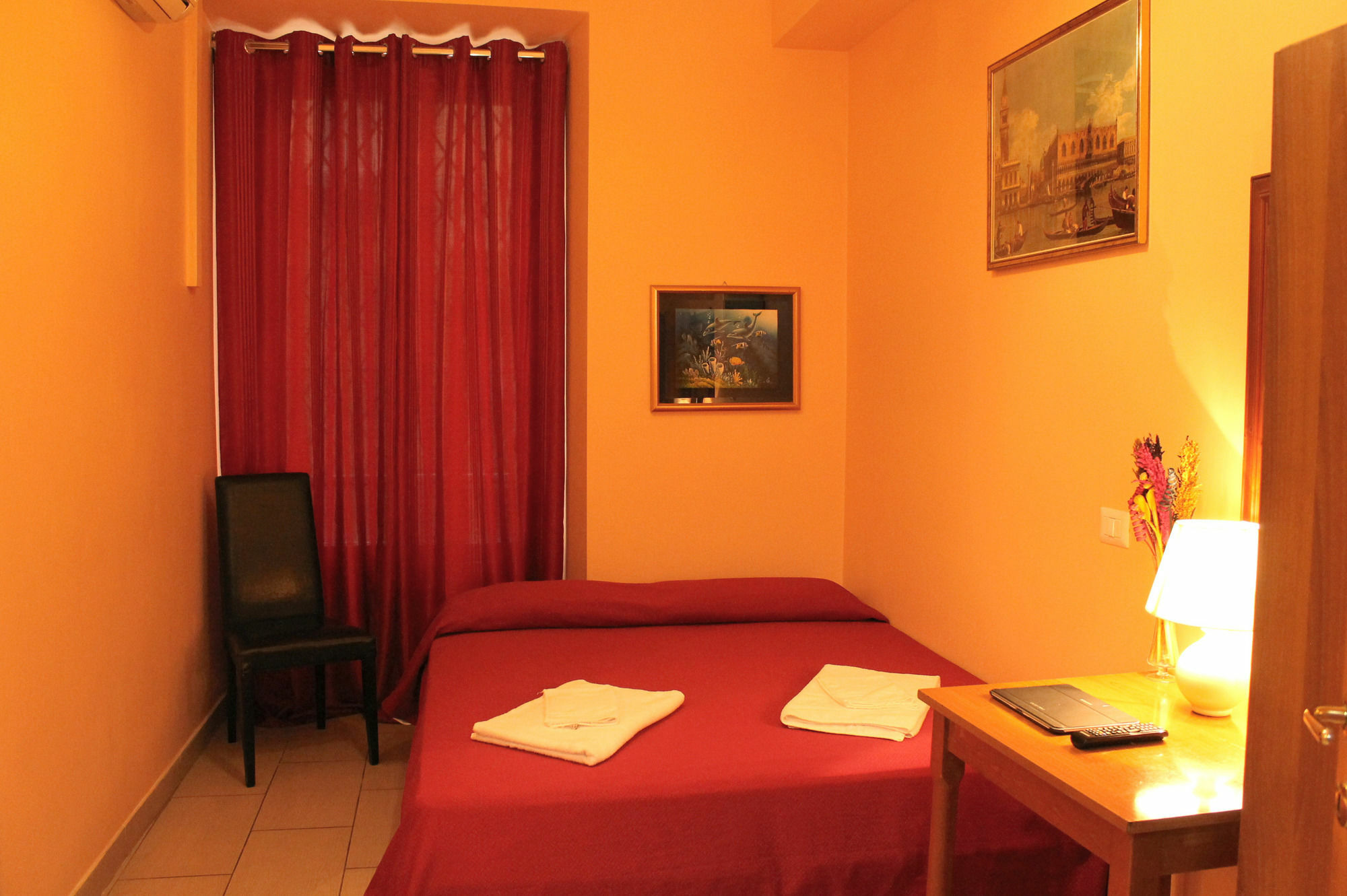 Roma Castle Termini Hotel Ngoại thất bức ảnh